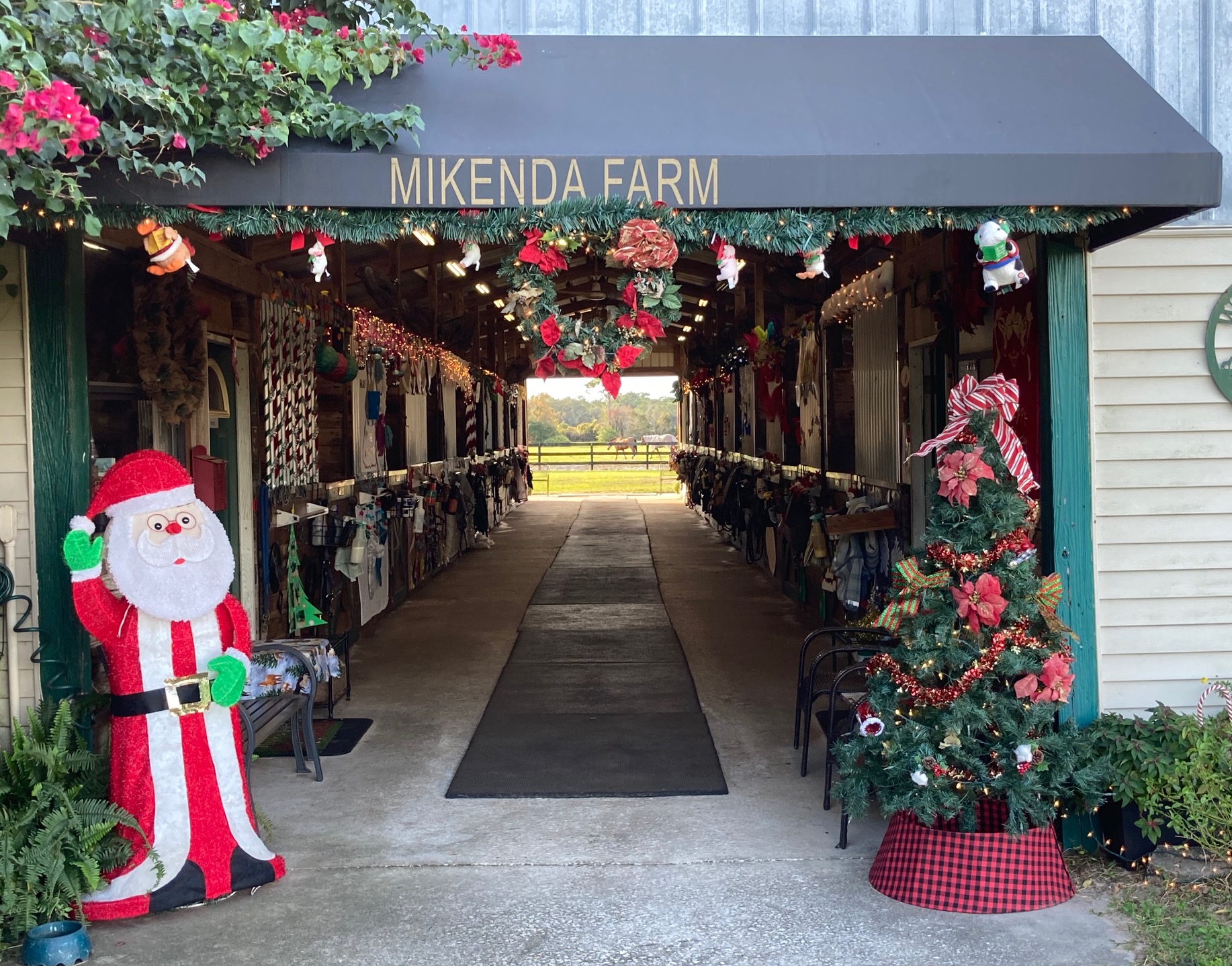 Fourth slide: Mikenda Farm Christmas decorations